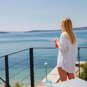Stacija 3*, Kaštela Kroatien